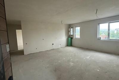 Apartament cu 2 camere semidecomandat în Florești