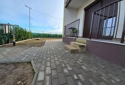 Curte 115 mp amenajata. Decomandat, bucatarie inchisa. 2 Locuri de Parcare. - 8