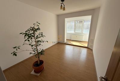 Apartament 3 camere semidecomandat, 2 balcoane, Bld Alexandru Obregia - 9