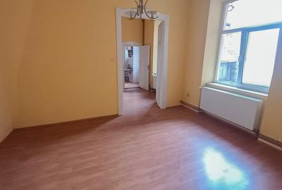 Locuință ultracentrală compusă din două apartamente cu intrări separate - 10