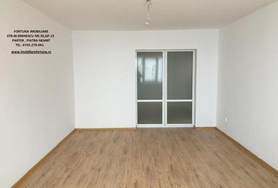 Apartament 3 camere, cu boxa, zona BCR - 8