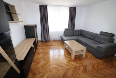 Apartament cu 3 camere si loc de parcare propriu. - 1