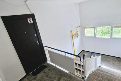 De vânzare: apartament 3 camere -  si garaj Drumul. Taberei - metrou - 8