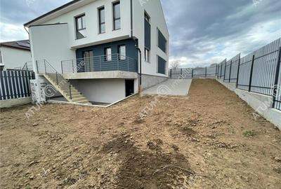 Casa individuala 4 camere 230 teren liber pe Calea Cisnadiei Sibiu - 2