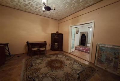 Casa 4 camere pivnita curte individuala Zona Lazaret - 3