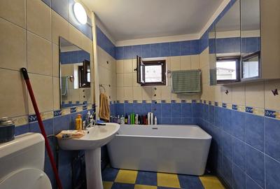 Apartament 3 camere, decomandat, etajul 4 din 4, cu pod, Girocului, comision 0% - 7