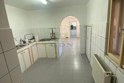 Casă P+E+M, ideală pt clinică,cabinet, birou, lângă Stadion, Rogerius - 17
