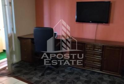 Apartament cu 4 camere decomandat, mobilat în Soarelui