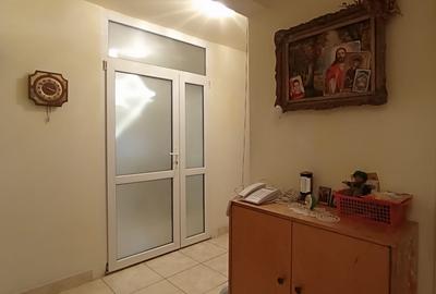 Apartament cu 3 camere decomandat în Complex Studențesc