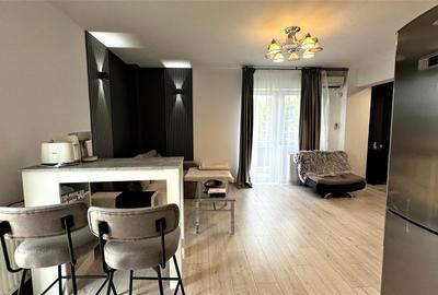 Apartament cu 2 camere semidecomandat, mobilat în Băneasa