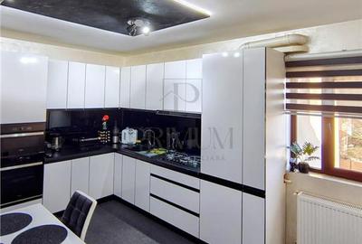 Apartament cu 3 camere decomandat, mobilat în Dumbrăvița