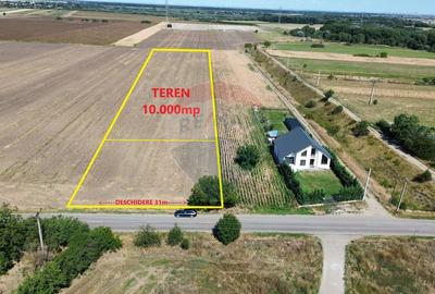 Teren agricol intravilan de 10000 mp, în Vânători