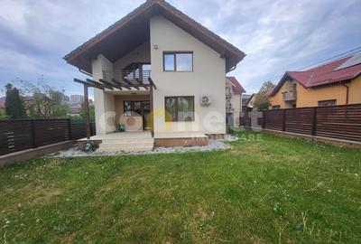 Casă individuală cu 5 camere în Câmpului