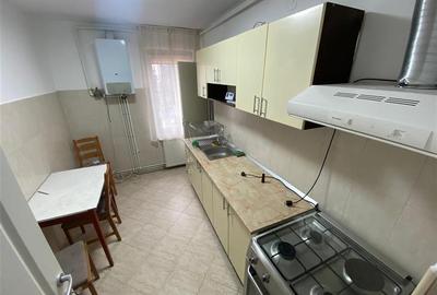 Apartament cu 3 camere de vanzare in Tudor - 2