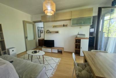 Apartament cu 2 camere nedecomandat, mobilat în Circumvalațiunii