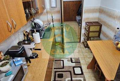 Apartament de vanzare, 3 camere, etaj 1 - 3