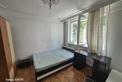 Apartament 3 camere, zona 1 Decembrie 1918 - 1