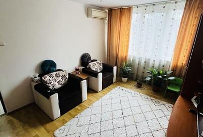 Apartament cu 3 camere decomandat în Berceni