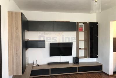 Apartament cu 2 camere semidecomandat, mobilat în Podu Roș