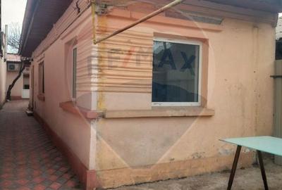 Casă cu două corpuri, ideală pentru firmă, Vitan - 4
