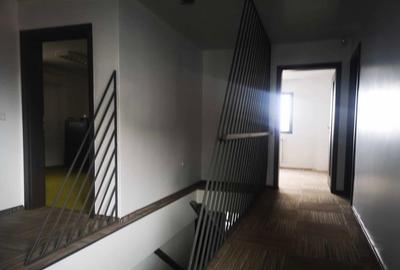 Casa cu 2 apartamente CF separate si teren 550 mp - 2