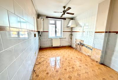 Apartament cu 3 camere decomandat în Orizont