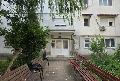 Apartament 2 camere etaj 2 zona Casa de Cultura - 1