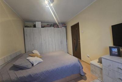 De vanzare apartament 2 Camere str Cornisa zona Scoala 10 - 7