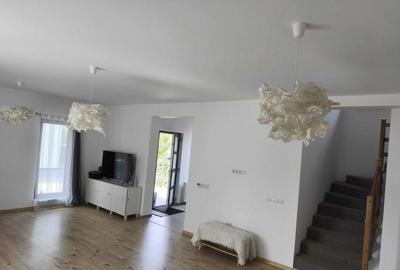 Casă tip duplex | 4 camere | zona Vivo - Floresti - 2