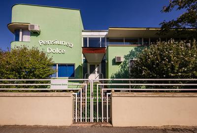 Pensiune/cabinet medical/locuit cu Piscina de Vanzare in Timisoara | 0% Comision - 2