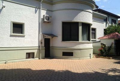 Casă individuală cu 11 camere în Cișmigiu