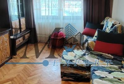 Apartament cu 3 camere decomandat, mobilat în Cetate