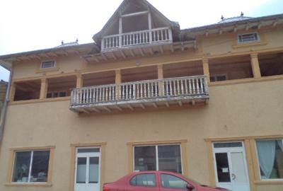 Propietar vand casa cu teren in Fundu Moldovei- Jud Suceava- comision 0 - 4