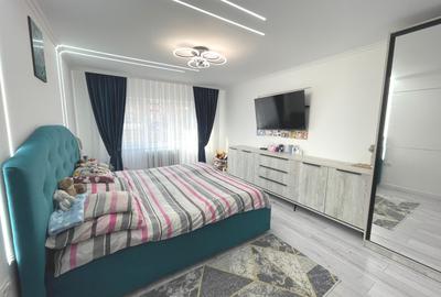 Apartament cu 3 camere decomandat, mobilat în Ampoi 3