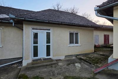 CASĂ CU TEREN  DE VÂNZARE ÎNTRO ZONĂ FRUMOASĂ SI LINISTITĂ - 6