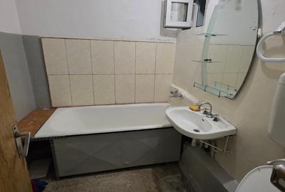 Jean Steriadi, 15 minute metrou 1 Decembrie 1918, pe Buhusi, bloc 1980 - 6