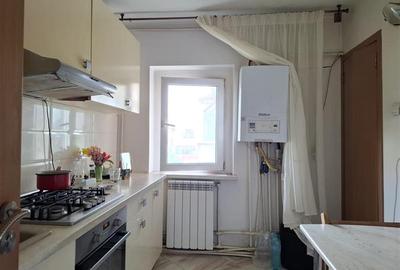 Apartament 3 camere, et 3, CT, balcon mare, doua bai - 12