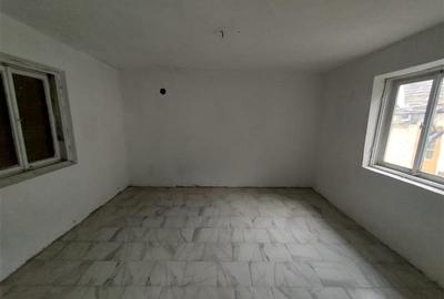 Berliste, Casa pt 2 Familii, la Sosea, Pret Negociabil - 9