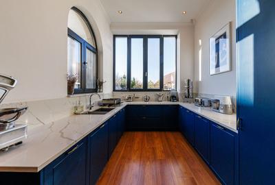 Casa cu Personalitate – Un Amestec Fascinant de Stil Istoric și Contemporan - 11