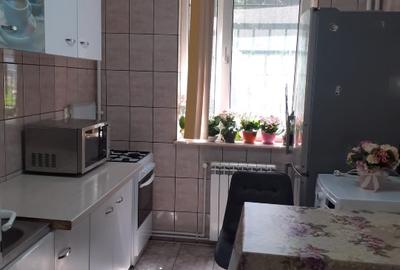 Apartament 2 camere de închiriat zona Tomis 3 - 4