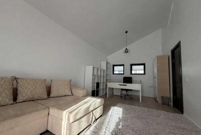 Apartament cu 5 camere semidecomandat, mobilat în Herăstrău