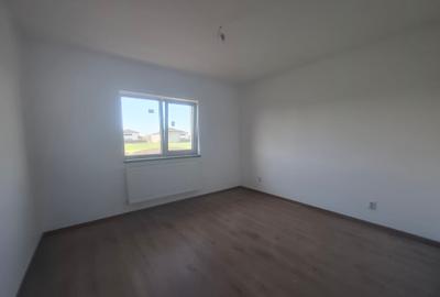 Casă individuală cu 3 camere, la cheie, într-o zonă liniștită - 11