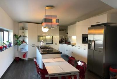 Vila deosebită cu 6 camere, piscină și grădină amenajată – Florești. - 1