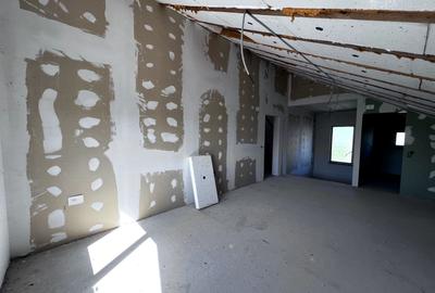 Vanzare casa P+M in Sendreni( in spatele Primariei), pret 99 000 euro - 13
