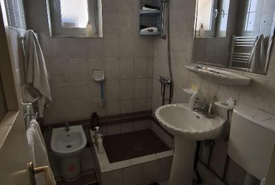 Vand apartament 3 camere semidecomandat Corabia Olt - 2