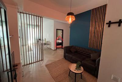 Apartament cu 2 camere semidecomandat, mobilat în Central