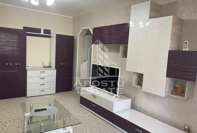 Apartament cu 3 camere semidecomandat, mobilat în 6 Vânători