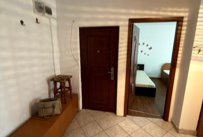 Apartament 2 camere etaj 2 zona Liceului Economic - 1