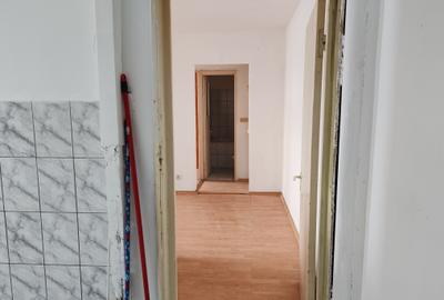 Apartament 2 camere liber la vanzare zona Fartec - 12