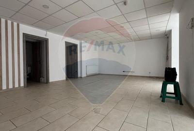 Spațiu comercial de închiriat vis-a-vis de Primaria Mangalia-87mp - 6